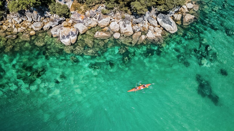 Join Kaiterteri Kayak for an unforgettable full day kayak adventure exploring the beautiful coastline between Anchorage and Kaiteriteri.